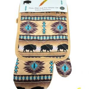 Oven mitt and pot holder set